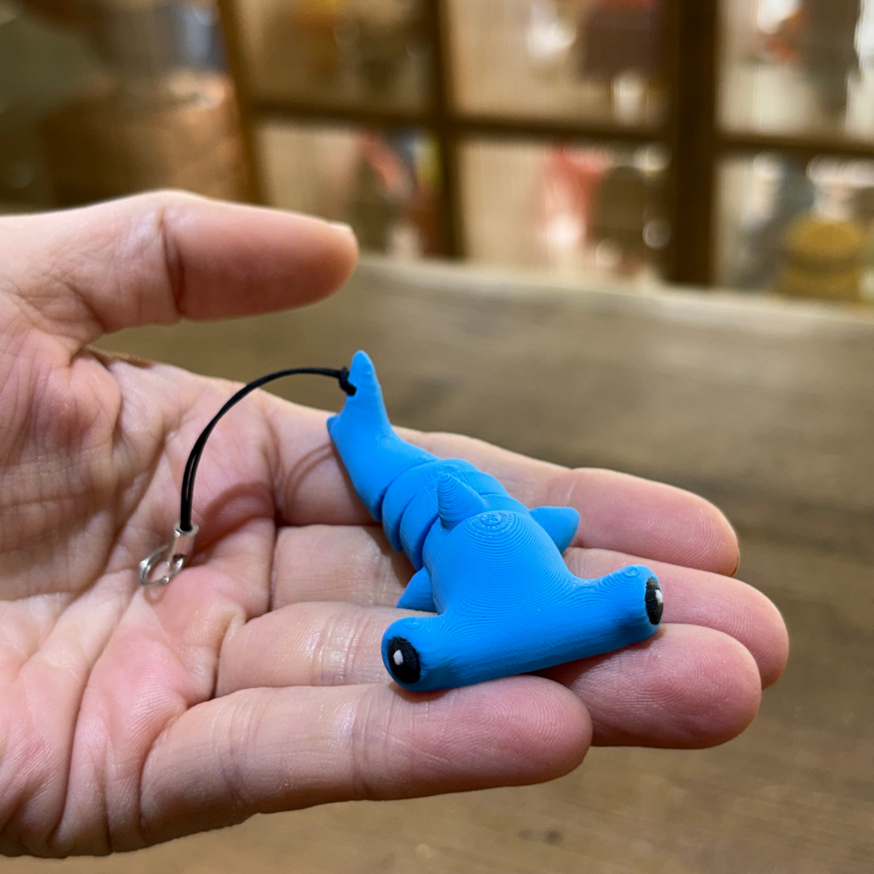 LLAVERO MINI TIBURÓN MARTILLO