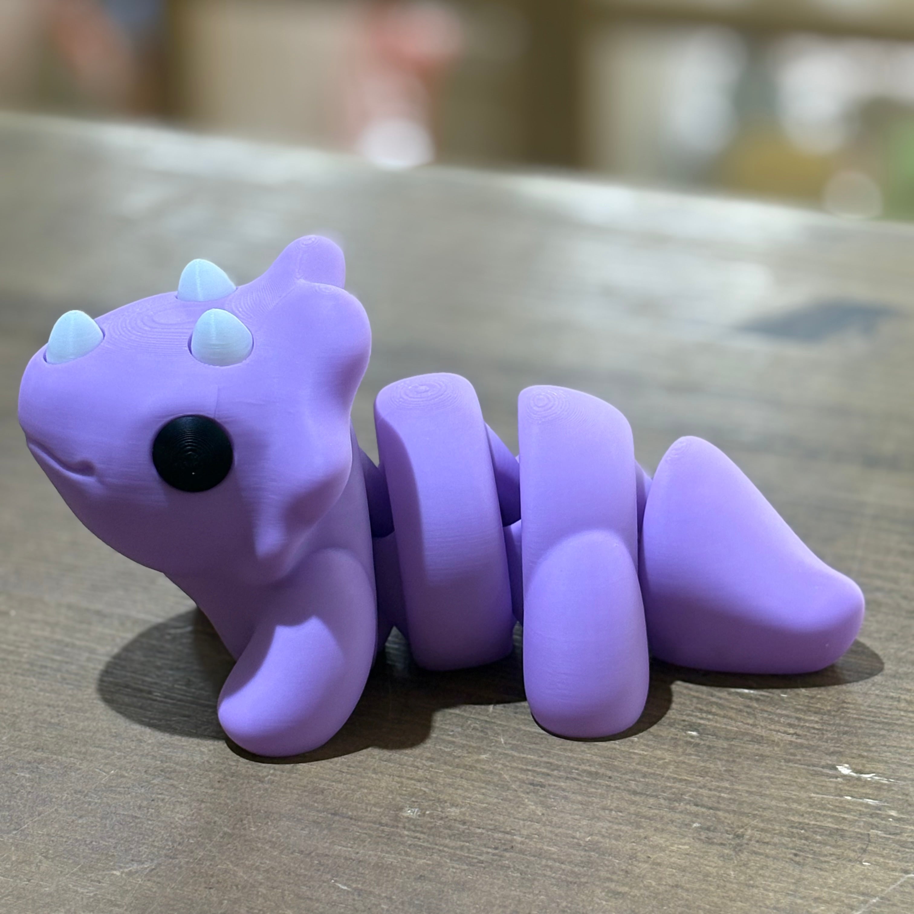 MAXI TRICERATOPS FLEXI LILA