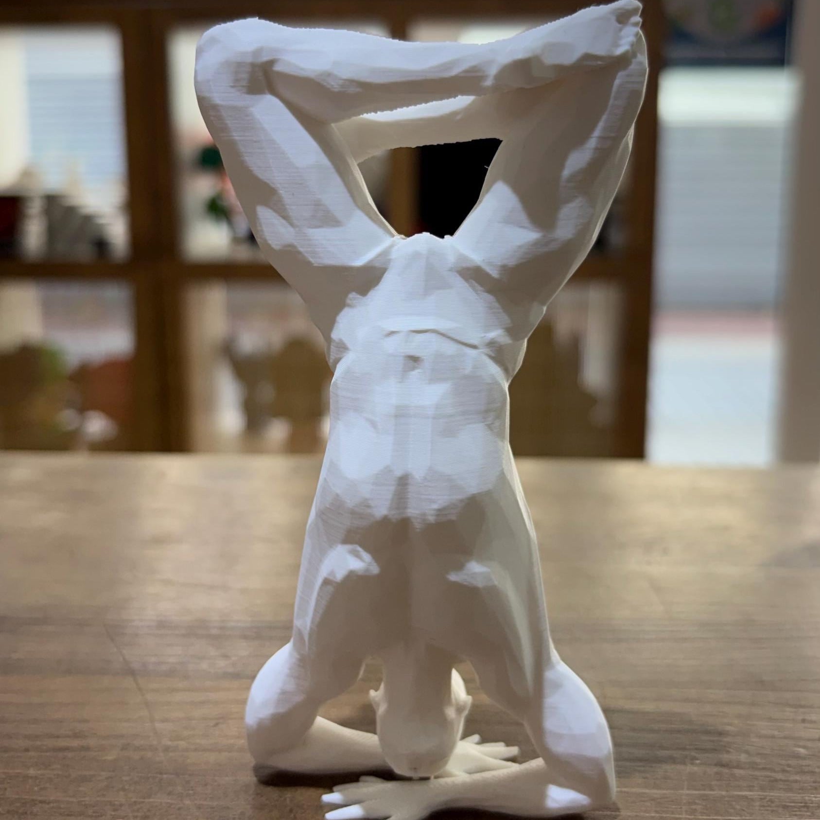 FIGURA MASCULINA YOGA ESTILO POLIGONAL